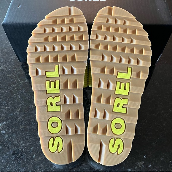 New Sorel Roaming Easy Slide Sandals, Casual Stretch Yellow Lime Green Slides, 8 - Picture 7 of 13